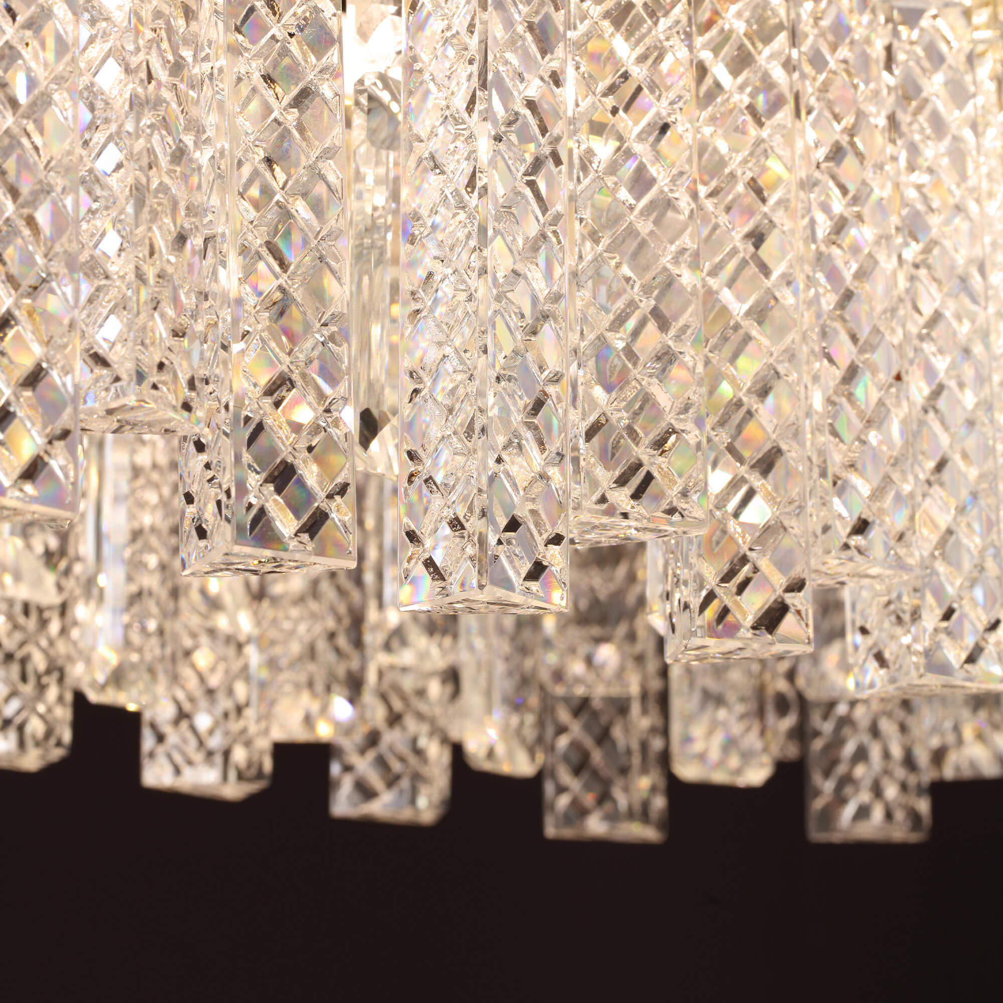 seraphic-luxury-gold-brass-crystal-rectangular-chandelier-texture-8